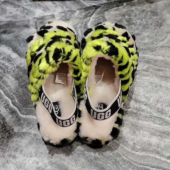 NWT Women's Size 8 UGG Fuzzy Slides - Picture 4 of 7